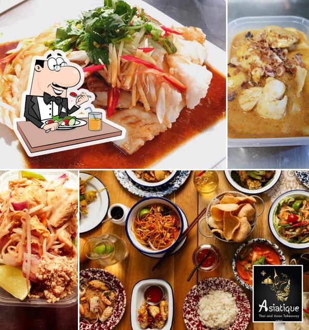 Еда в "Asiatique Thai&Asian Takeaway"