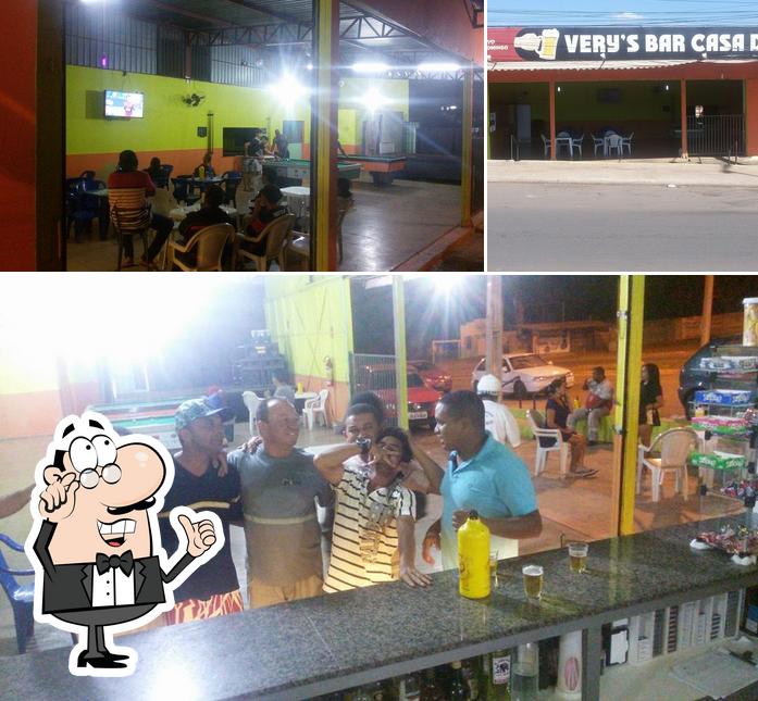 O interior do Very's Bar Casa de Show