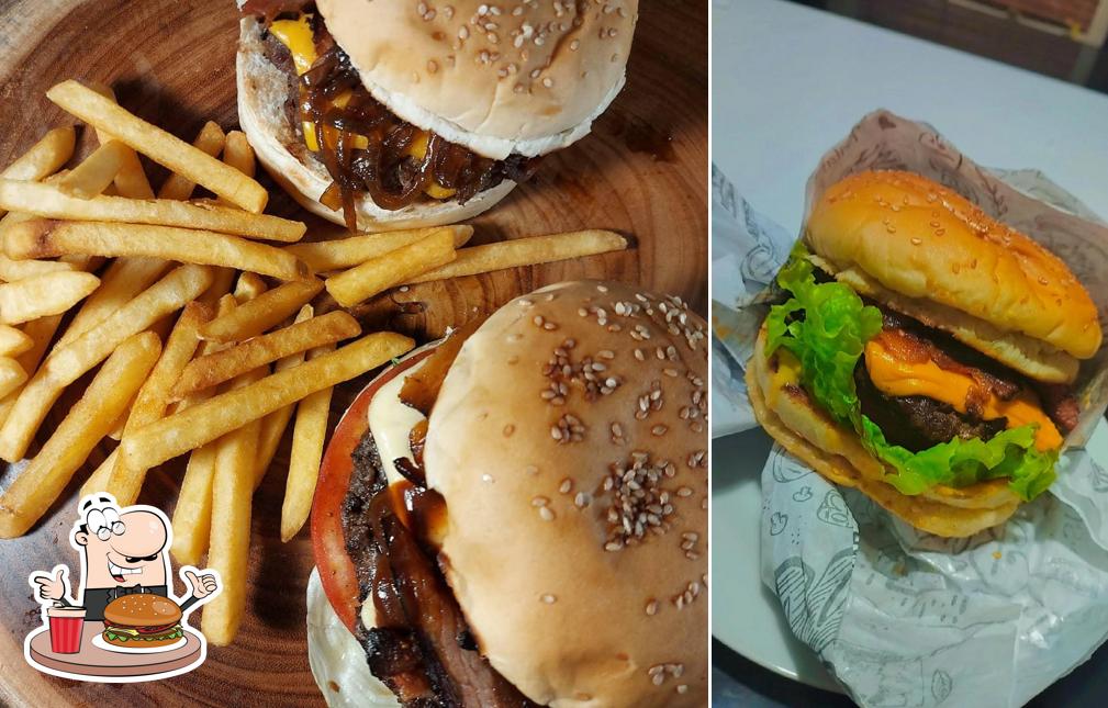 Deguste um dos hambúrgueres servidos no Lipis Burguer - Hamburgueria