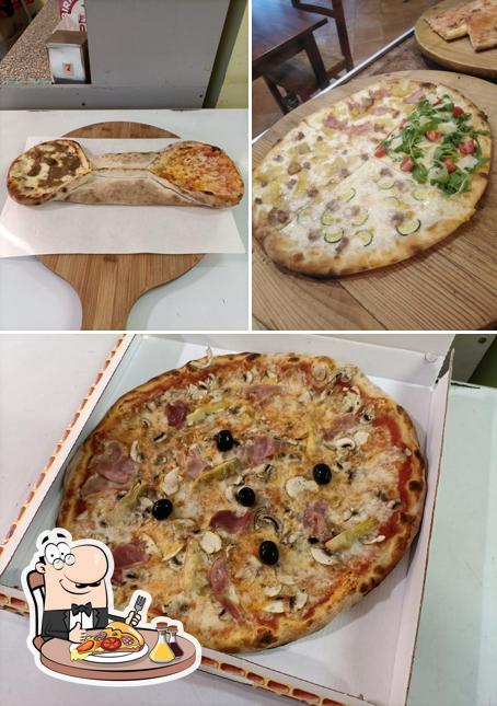 Ordina tra le svariate varianti di pizza