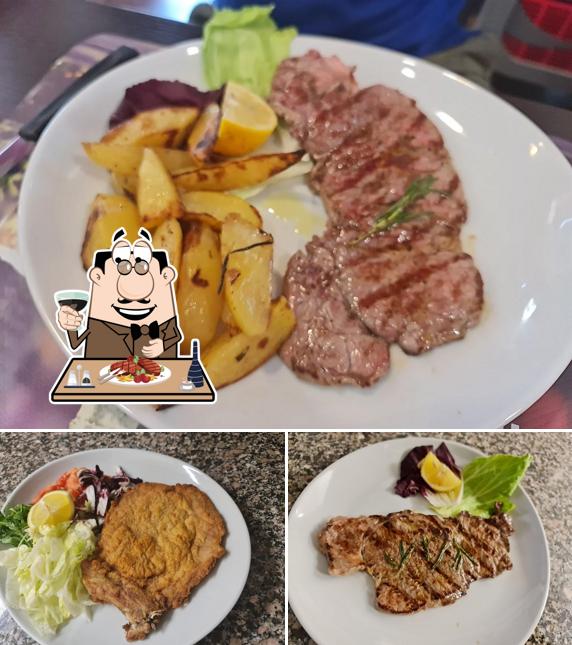 Prenditi i piatti di carne a B-time Café