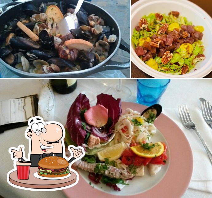Prova un hamburger a Ristorante Da Giuliano al Porto Canale