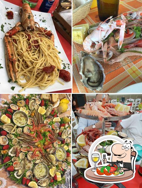 Order seafood at Pescheria Di Napoli