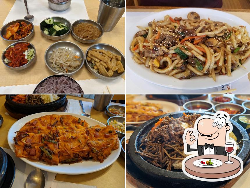 Best restaurants in Santa Teresa Main Street Shopping Center Mall
