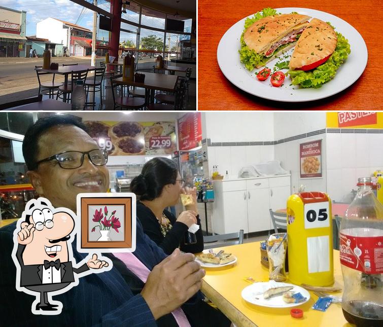 A ilustração do Sabor da Esfiha - NOVA ODESSA’s interior e comida