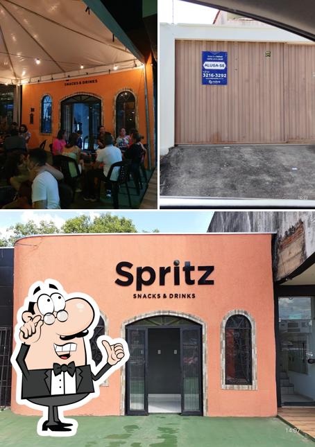 O interior do Spritz Snacks & drinks