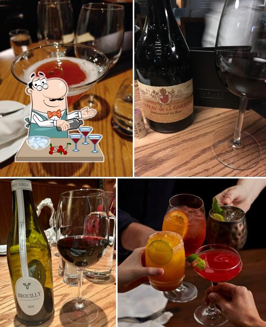 The Keg Steakhouse + Bar - Saint-Bruno sert des boissons alcoolisées