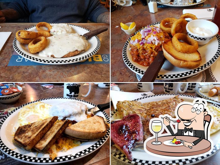 Black Bear Diner Lakewood in Lakewood - Restaurant menu and reviews