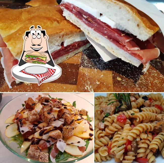 Club sandwich al Bar La Curva Sas