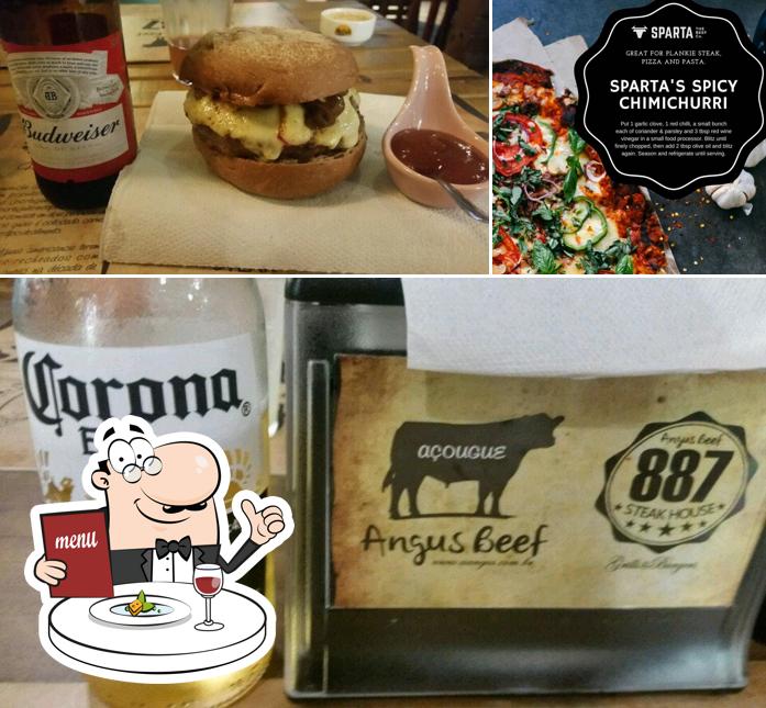 A imagem do A Angus Beef’s comida e cerveja