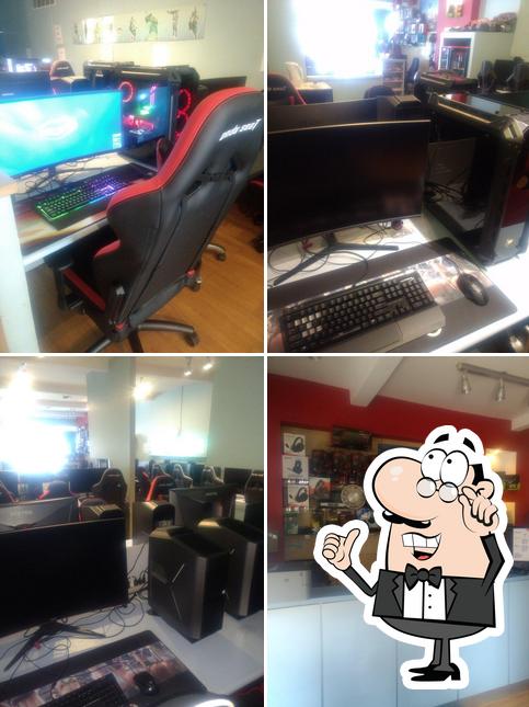 Check out how Iklick Internet Cafe looks inside