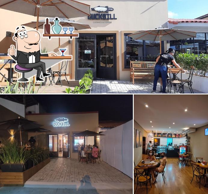 O interior do Duckbill Cookies & Coffee - Porto Seguro