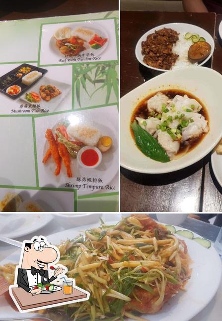 Еда в "Mien San Noodle House"