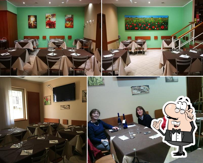 Dai un'occhiata agli interni di Pizzeria D'Este
