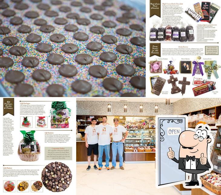 Lazar's Chocolate in Great Neck Restaurant menu and reviews