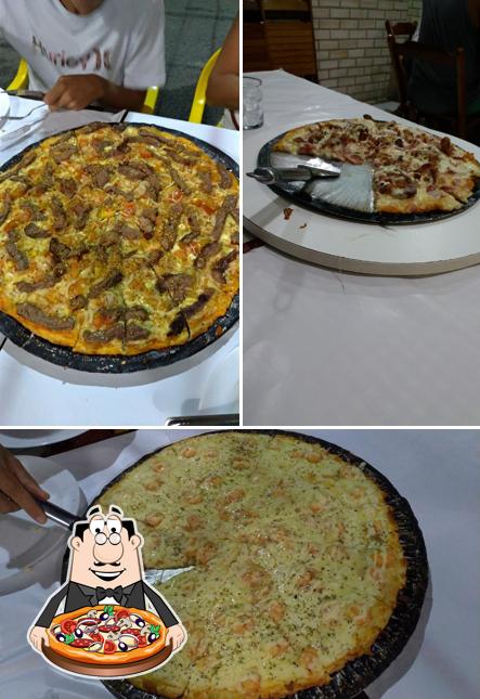 Escolha pizza no Pizzaria Massa Fina