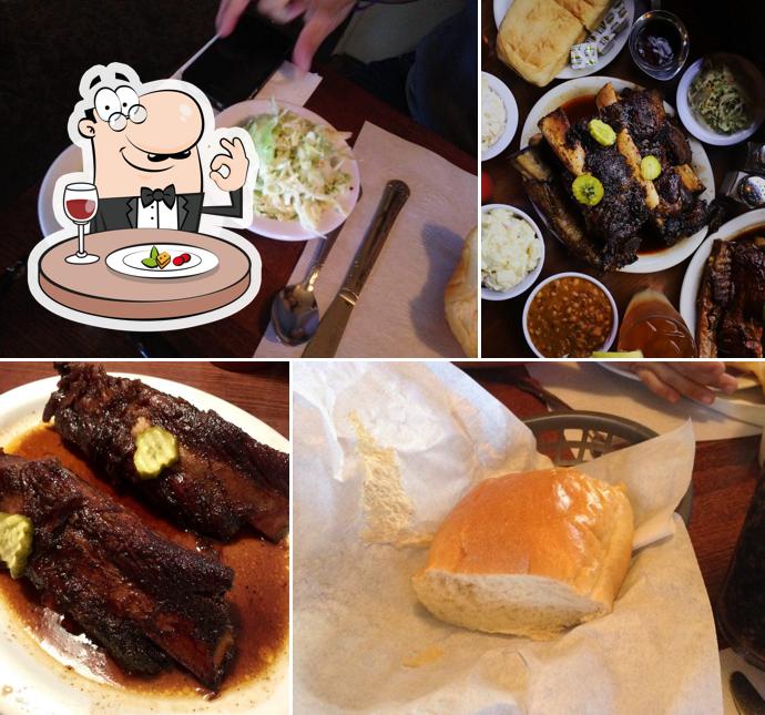 Food at Dr. Hogly Wogly's Tyler Texas BBQ