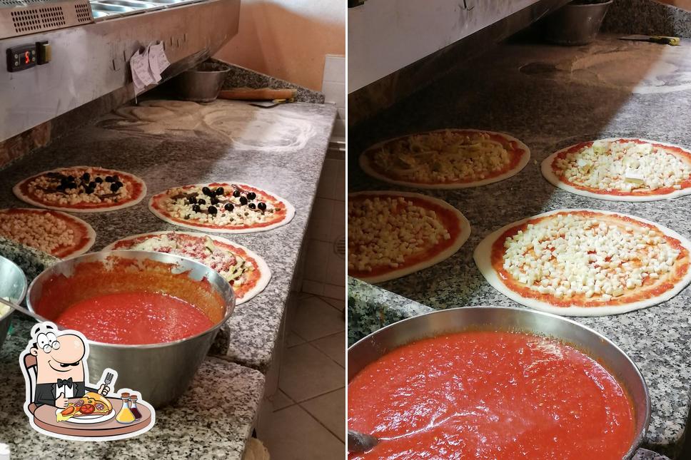 Ordina una pizza a Pizzeria D'Asporto La Piazzetta Di Piu Sebastiano Mauro