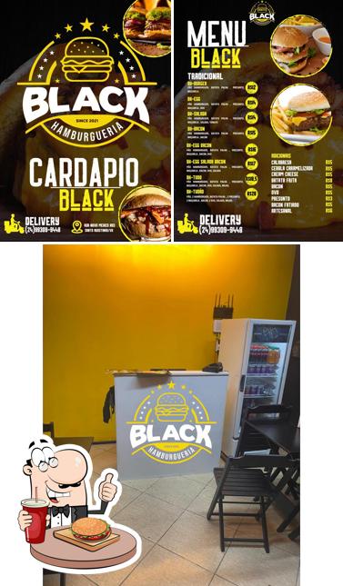 Peça um hambúrguer no Black Hamburgueria