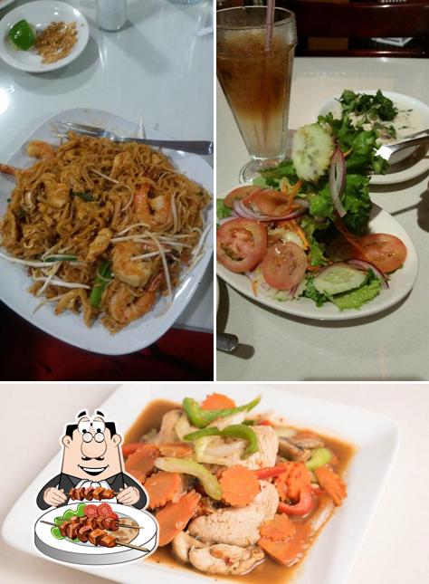 Comida en Thai Lily Cafe