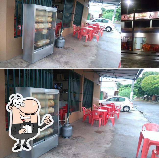 A ilustração da interior e exterior no Pizzaria Tuchê