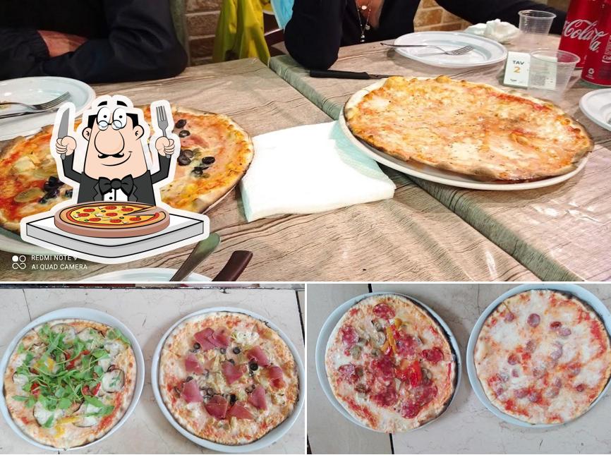 Scegli una pizza a Pizzeria İl Piccolo Rifugio di Tenerelli