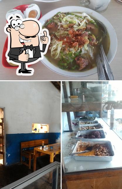 Look at the image of Warung Makan Lestari