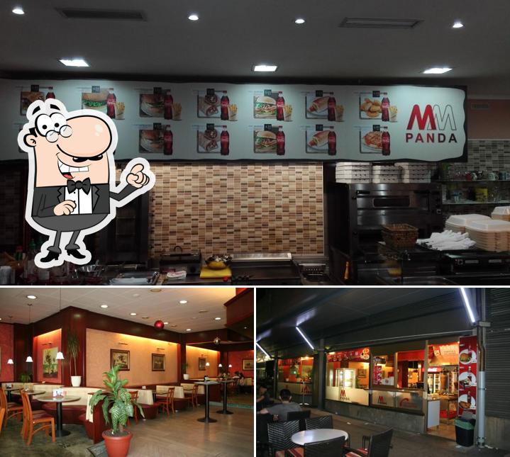 Siediti a un tavolo di MM Panda, Fast Food
