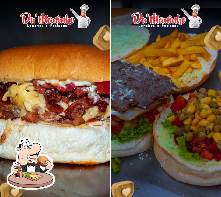 Peça um hambúrguer no DU'MANINHO LANCHES E PETISCOS