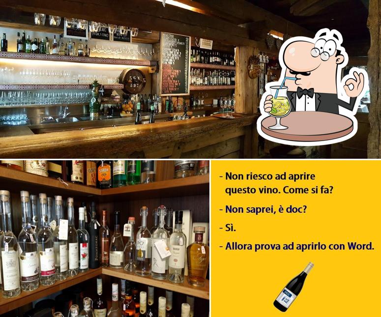 Goditi un drink dal menu