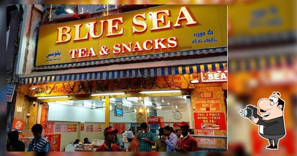 Tea & snack shop