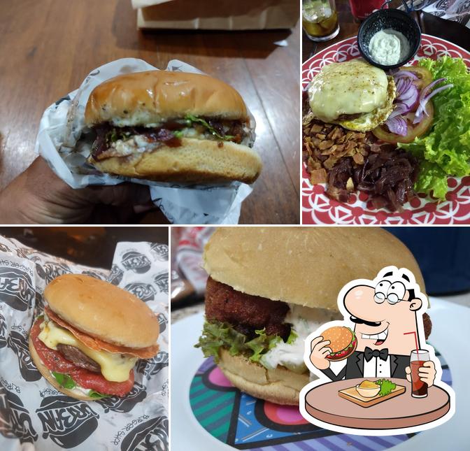 Deguste um dos hambúrgueres servidos no Urban Burger Shop