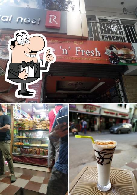 Here's a pic of Bake 'N' Fresh