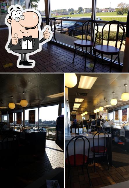 Look at the photo of Waffle House