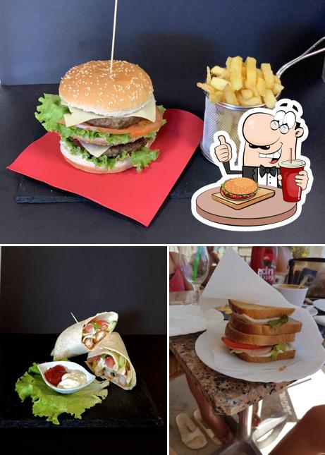 Ordina un hamburger a Lougne Bar FATI