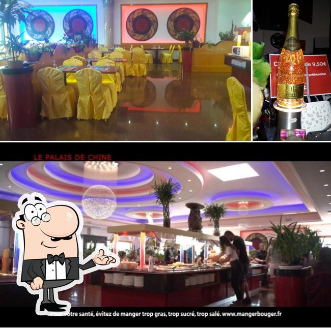 La photo de la intérieur et bière de Palais de Chine’s