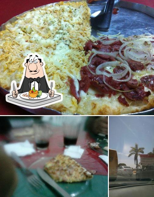 Entre diversos coisas, comida e exterior podem ser encontrados a Pizzaria Show de Bola