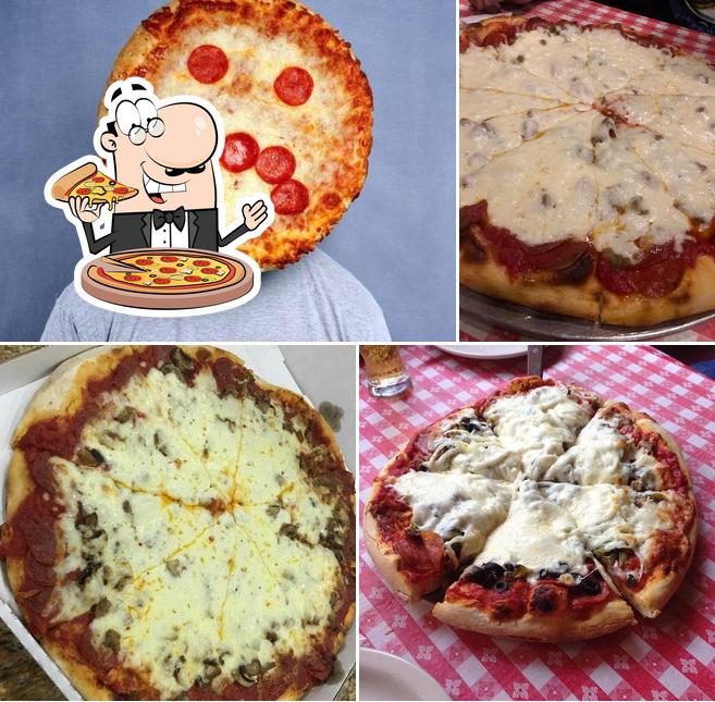 Отведайте пиццу в "Filippi's Pizza Grotto Poway"