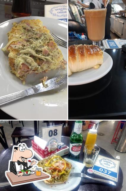 Comida em Padaria da Cidade