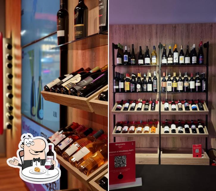 È gradevole godersi un bicchiere di vino a Winelivery PoP