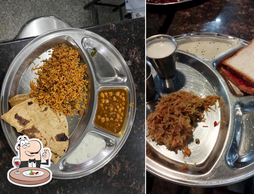 Meals at REVA Hostel mess