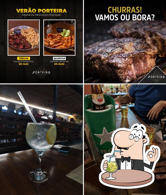 Entre diferentes coisas, bebida e comida podem ser encontrados a Porteira