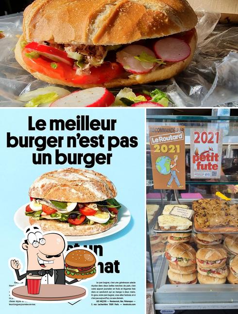 Prenez un hamburger à Kiosque tintin