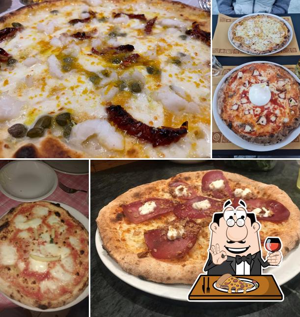 Prenez des pizzas à Pizzeria Vesuvio