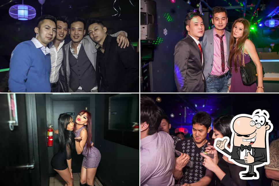 Sakura Karaoke Bar in Chicago Restaurant menu and reviews