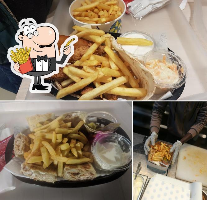 Essayez des frites à مطعم أكله السوري Akleh Syrian Restaurant