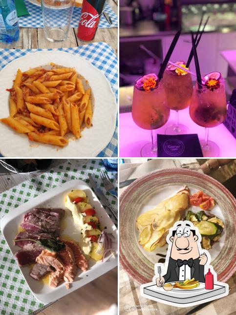 Ordina un piatto di chips a Corner 23 Bistrot