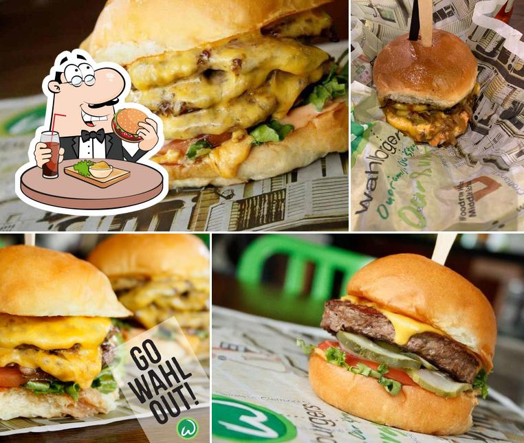 Wahlburgers in Detroit Restaurant menu and reviews