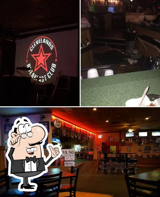 Wing Warehouse Sports Bar Northfield, 10223 Northfield Rd in Northfield