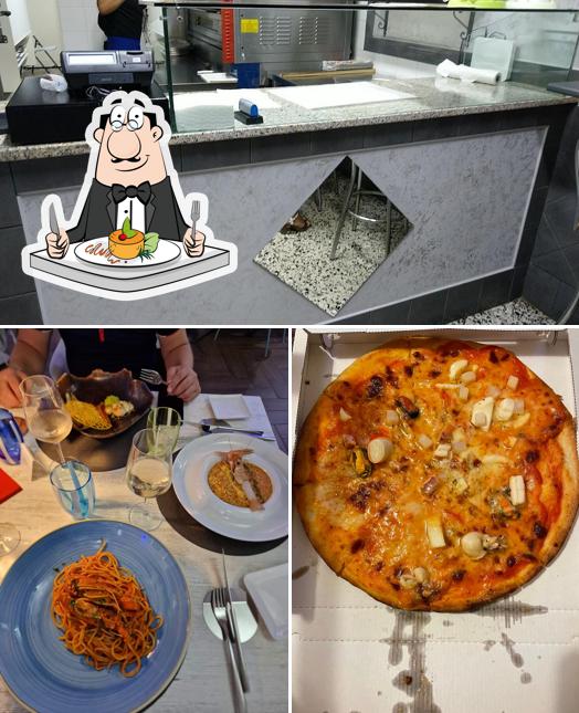 La foto della cibo e interni di Pizza Canu